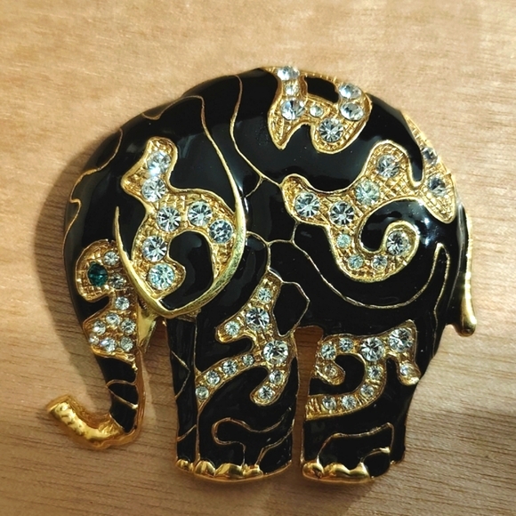 Source Unknown Jewelry - Vtg Black Elephant Brooch Pin black enamel with rhinestones Green Eyes Gold